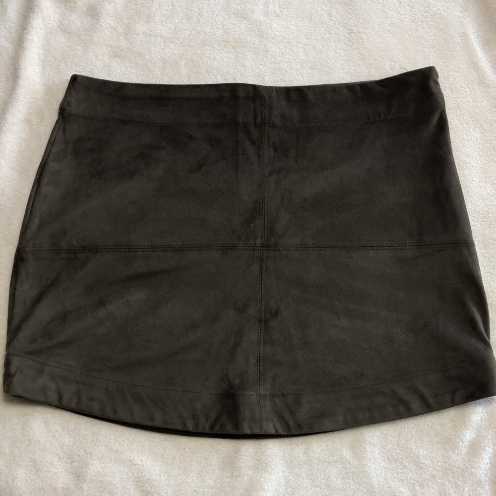 🎄3/$20🎄Mud pie Women’s mini skirt